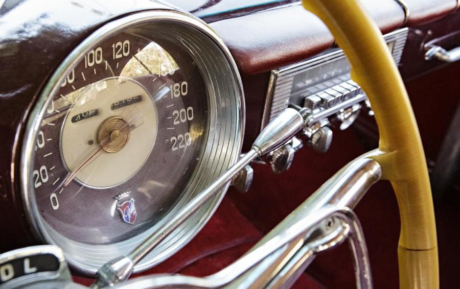 Панель приборов Chrysler Special 1953 года  (фото 30 из 46)